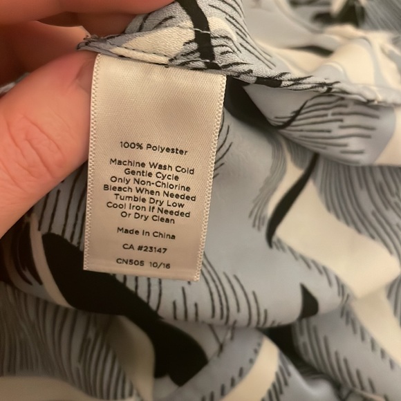 Talbots sleeveless button up - Picture 7 of 7